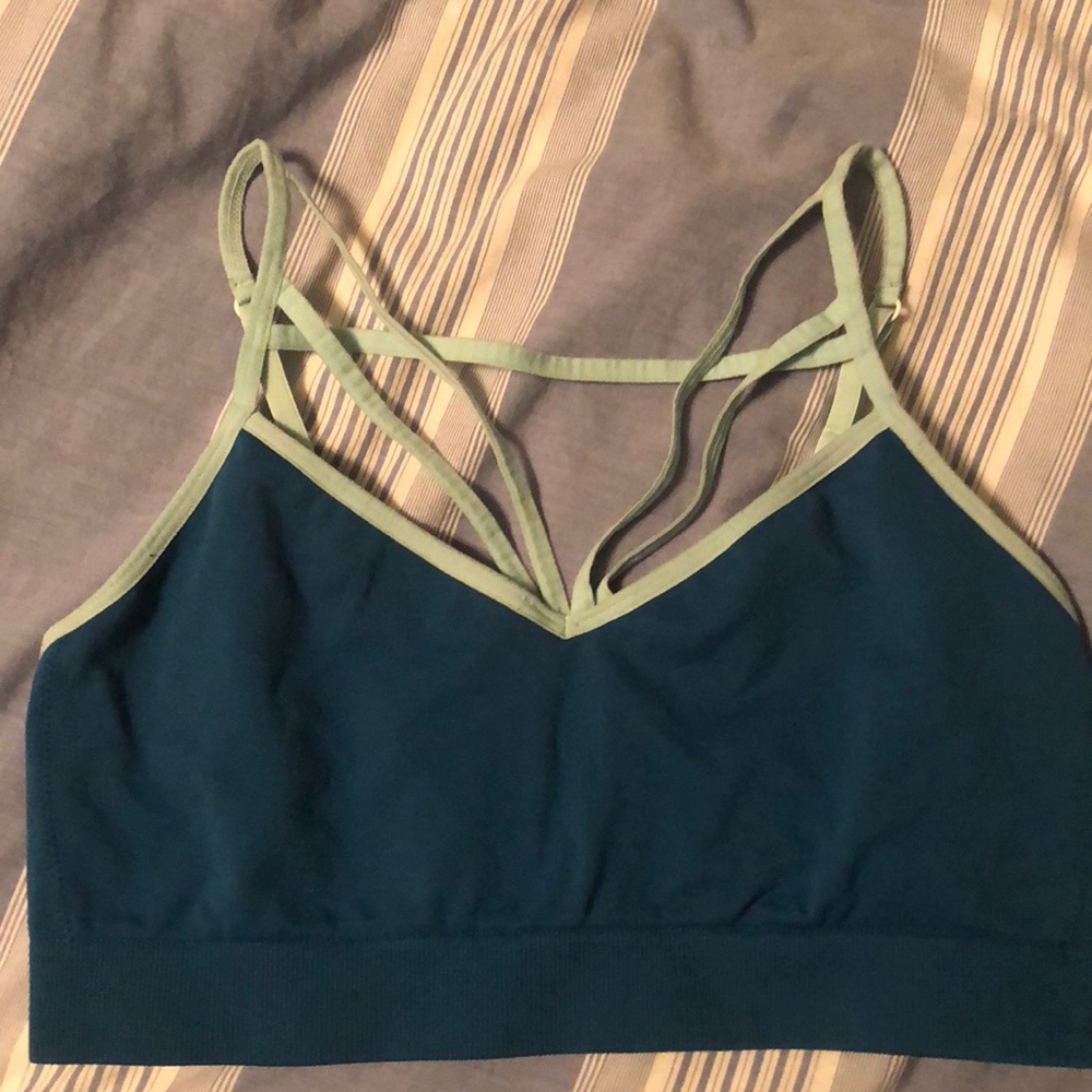 VS Pink // Strappy Front Bra